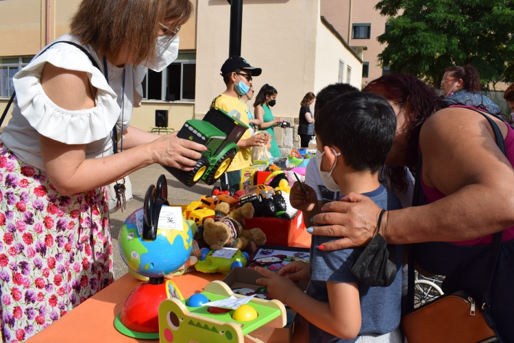 EL CEIP LA HISPANIDAD RECAUDA MÁS DE 700 € A FAVOR DE AFA ZAMORA CON SU MERCADILLO SOLIDARIO