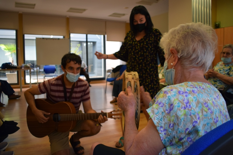 "MUSICOTERAPIA EN ALZHEIMER", NOS FORMAMOS CON AFACAYLE